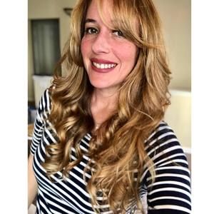 Meet your Posher, Larissa